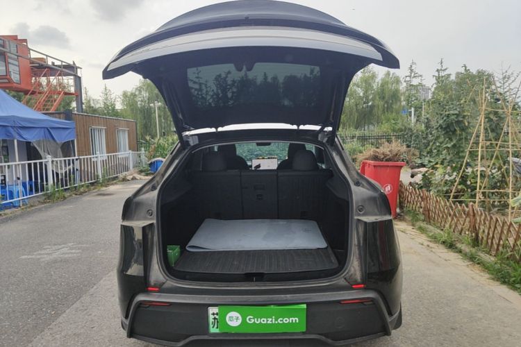 Tesla Model Y 2025 #21 Tesla Model Y 2025 car image #21