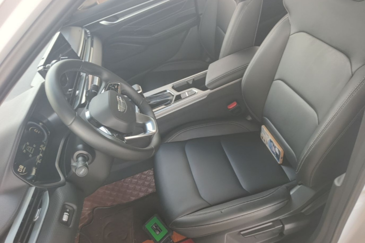 GEELY Emgrand 2025 car image #15