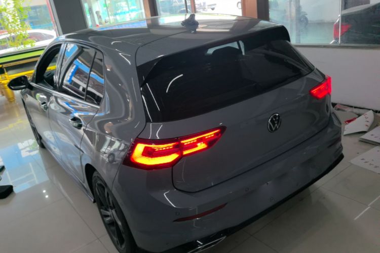 Volkswagen Golf 2022 car image #5