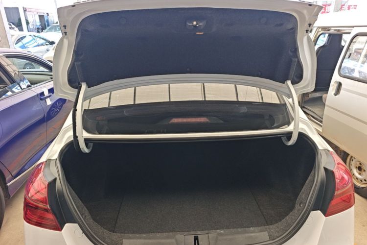 GEELY Emgrand 2019 #19 GEELY Emgrand 2019 car image #19