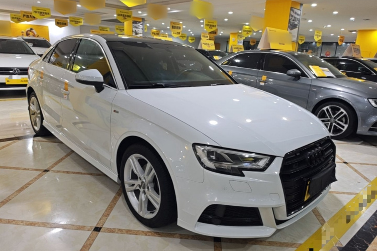 Audi A3 2019 #4 Audi A3 2019 car image #4