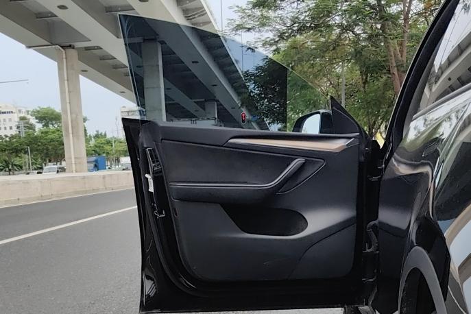 Tesla Model Y 2023 #3 Tesla Model Y 2023 car image #3