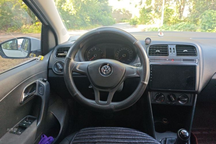 Volkswagen Polo 2015 #12 Volkswagen Polo 2015 car image #12