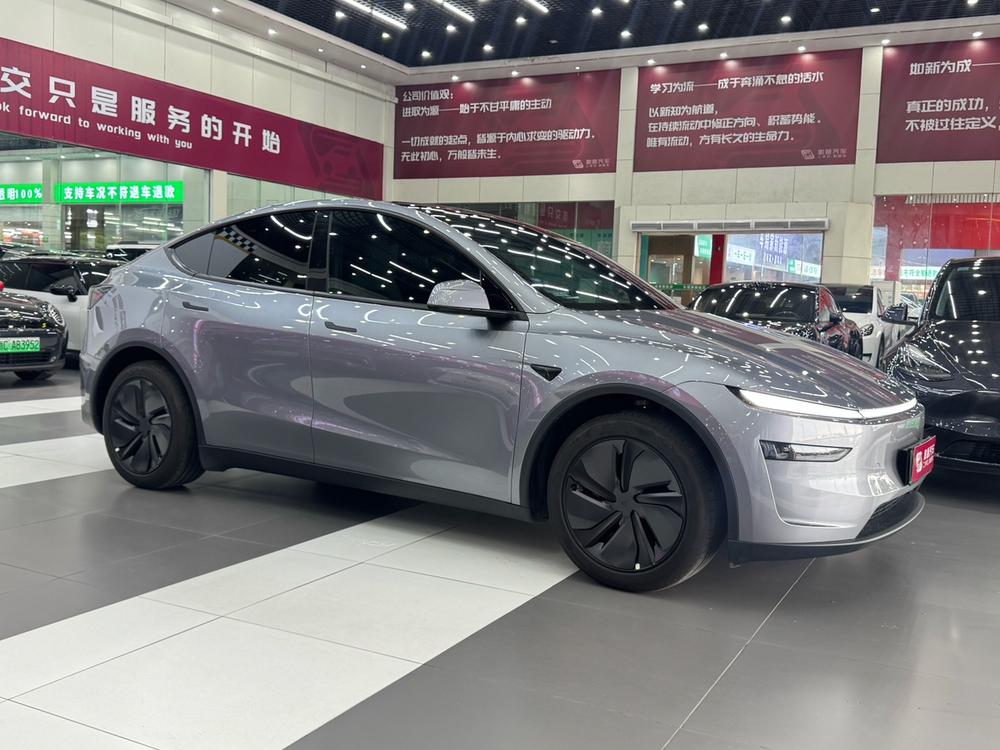 Tesla Model Y 2026 #3 Tesla Model Y 2026 car image #3