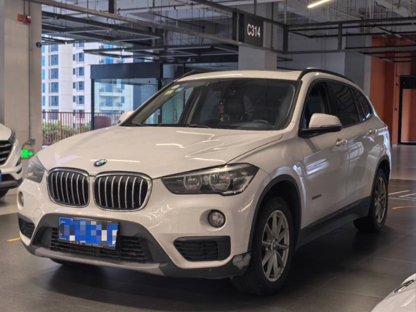 BMW X1 2018 BMW X1 2018 car image