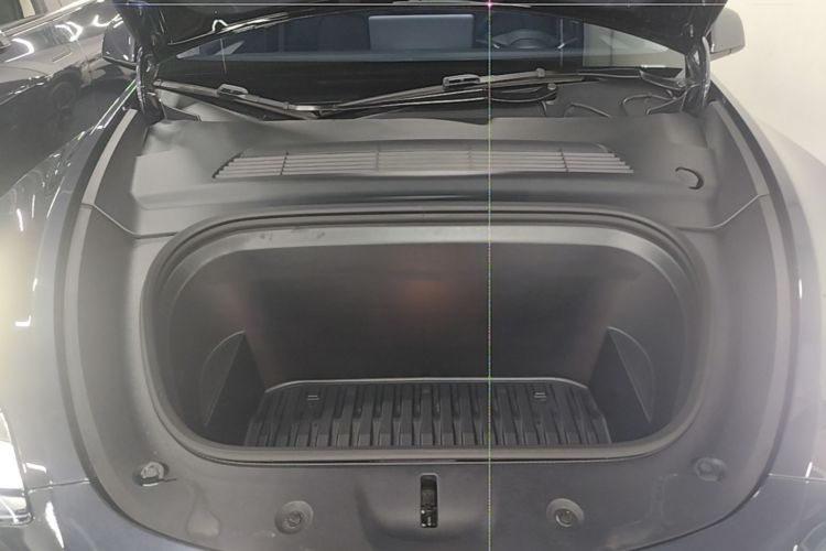 Tesla Model Y 2024 car image #22
