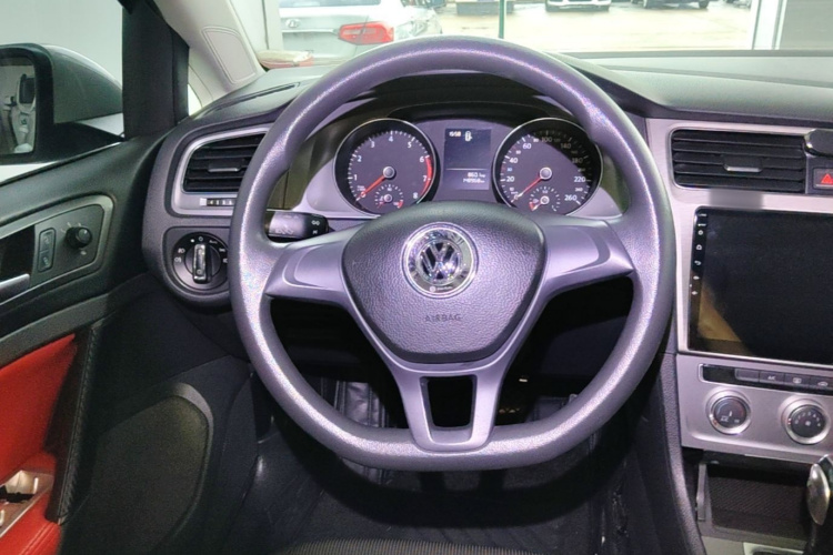 Volkswagen Golf 2015 car image #11