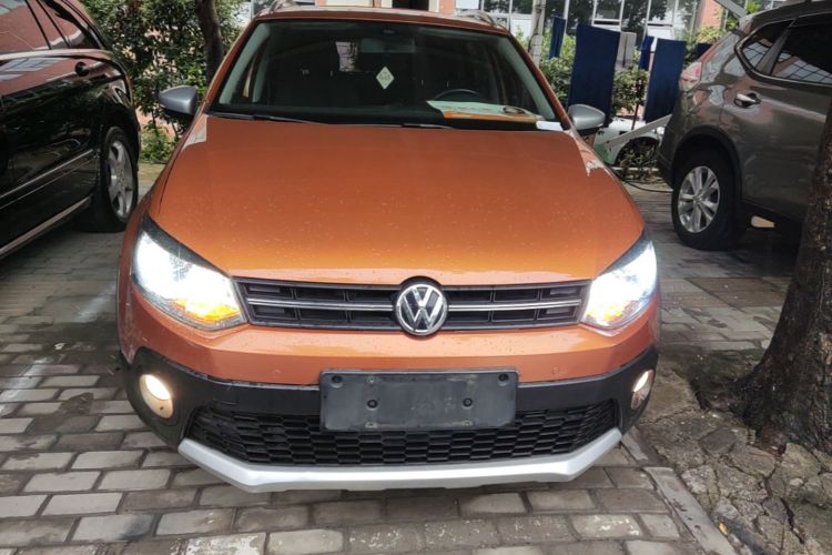 Volkswagen Polo 2016 car image #3