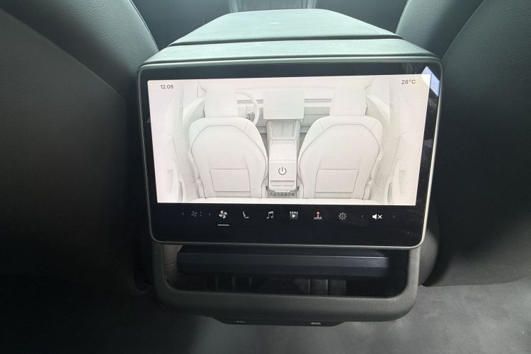 Tesla Model 3 2024 #14 Tesla Model 3 2024 car image #14