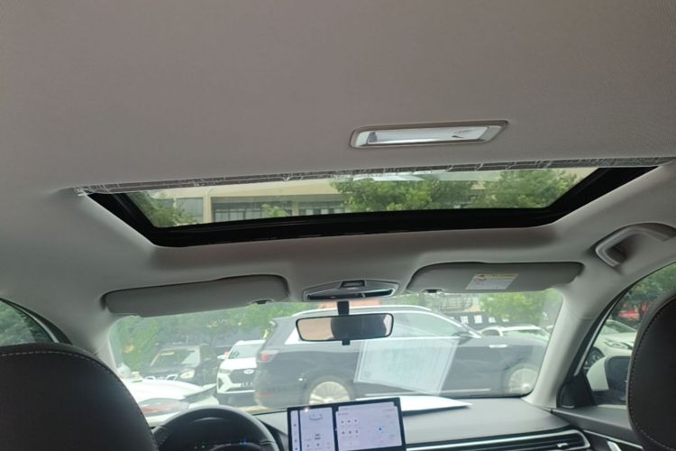 GEELY Emgrand 2024 car image #18