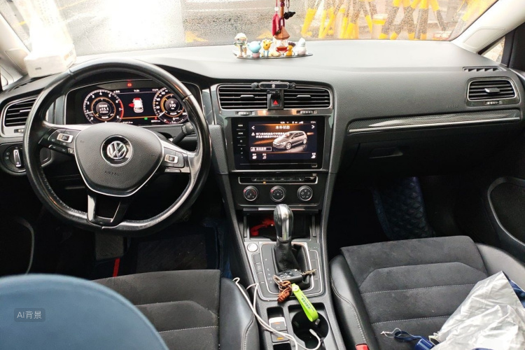 Volkswagen Golf 2020 car image #11