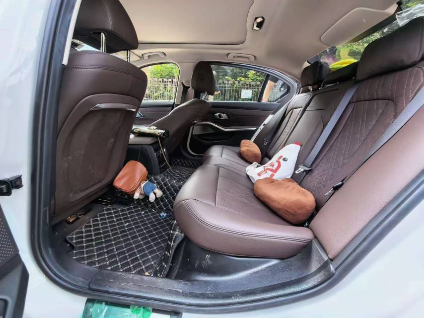 BMW i3 2024 car image #2