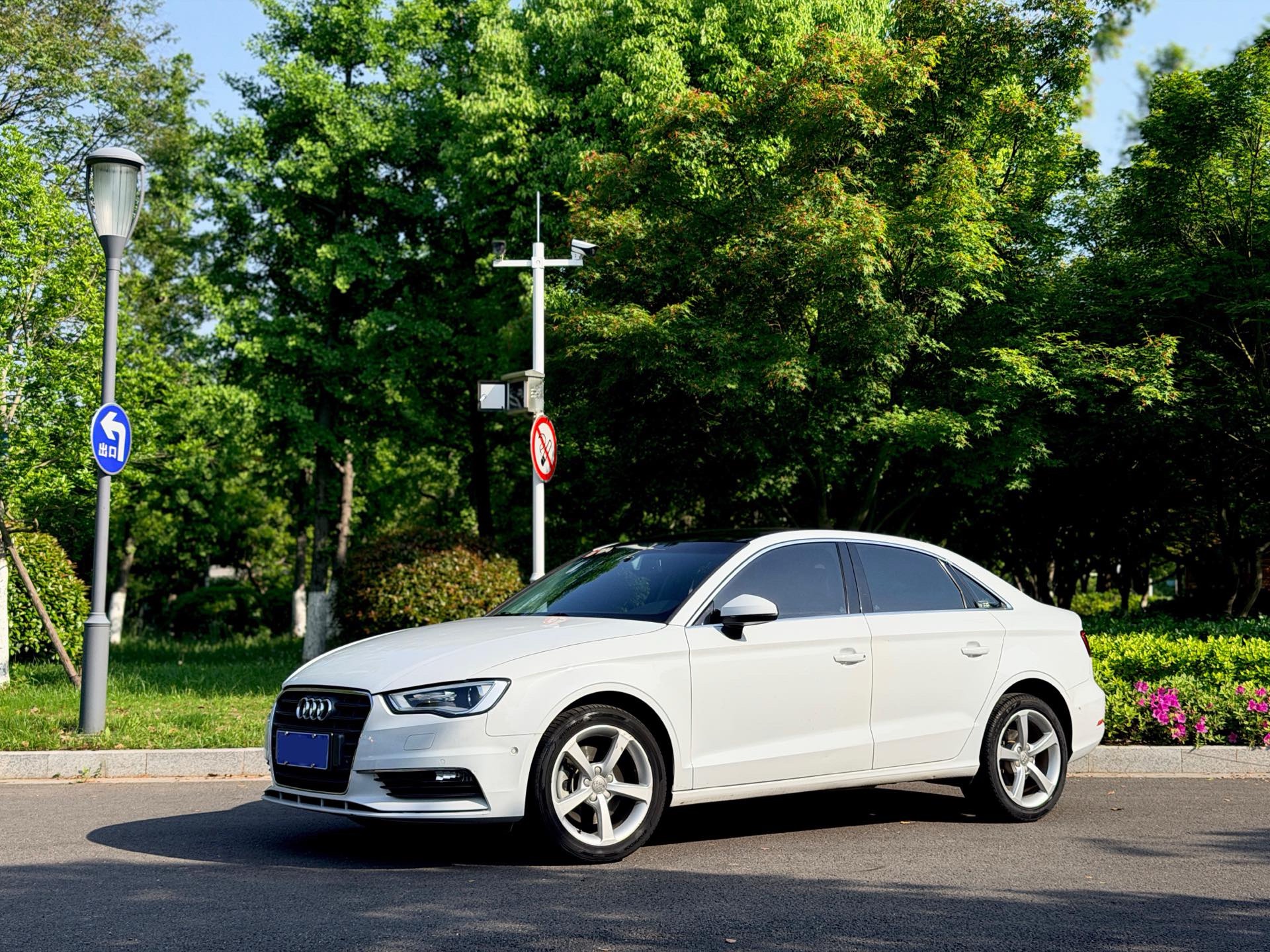 2016 2016 car image