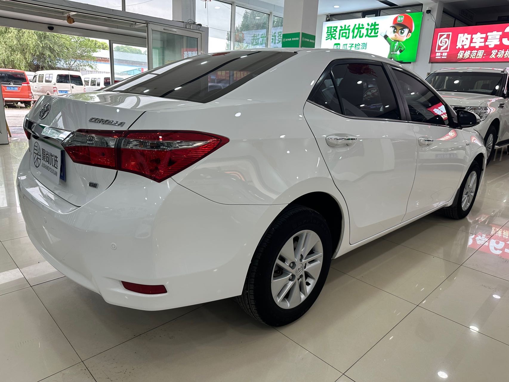 2016 car image #9