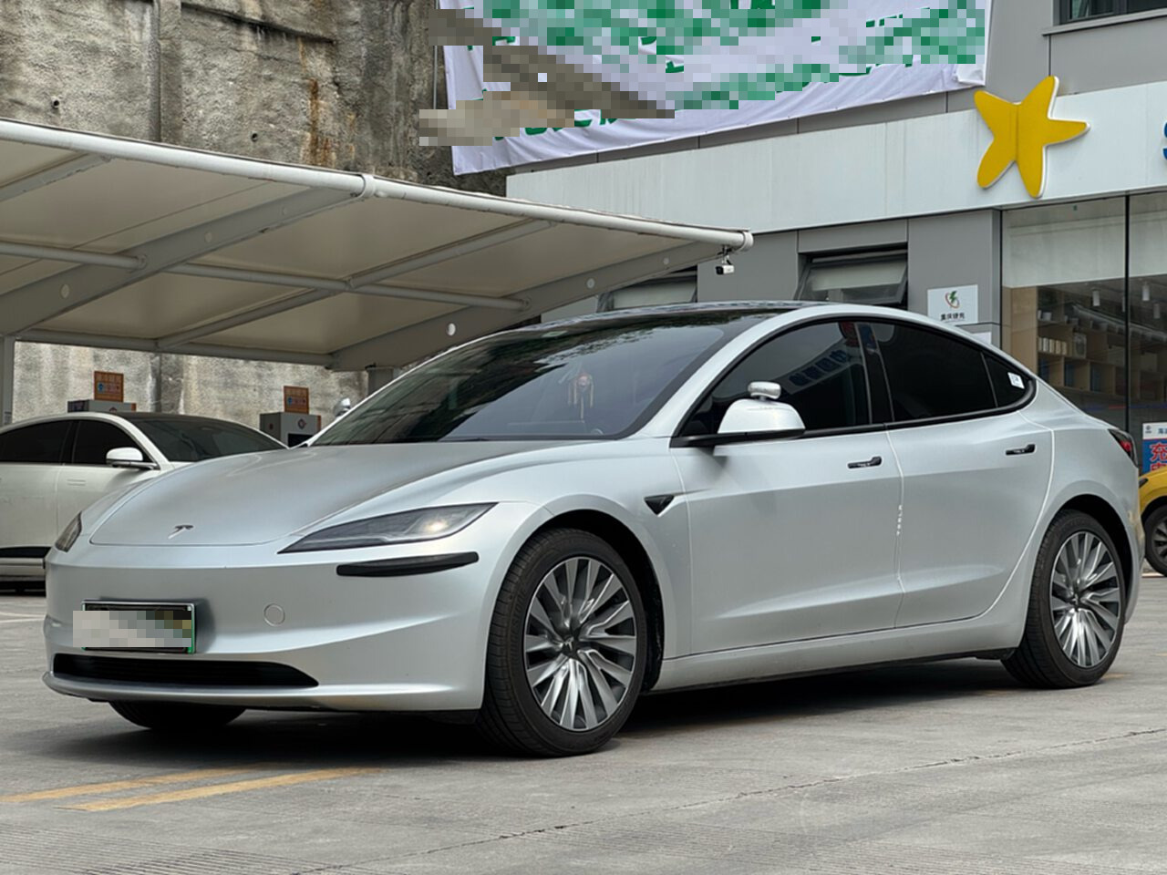 Tesla Model 3 2025 #2 Tesla Model 3 2025 car image #2