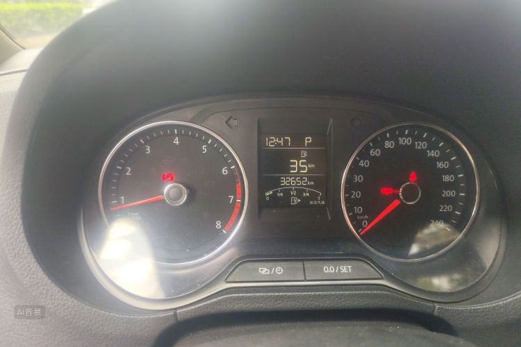 Volkswagen Polo 2018 car image #14