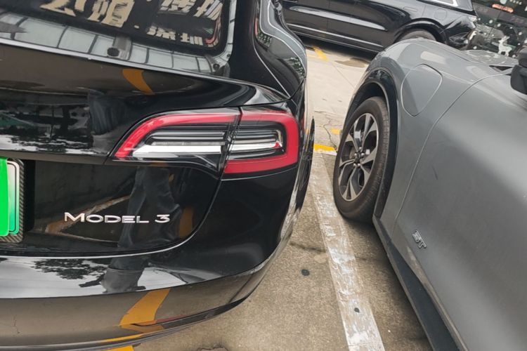 Tesla Model 3 2023 car image #8