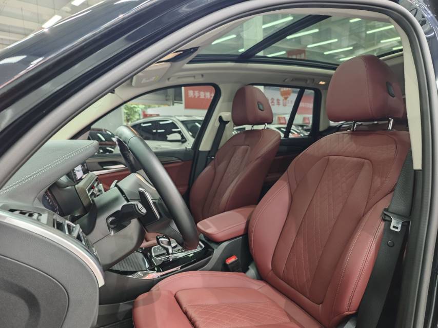 BMW X3 2023 car image #3