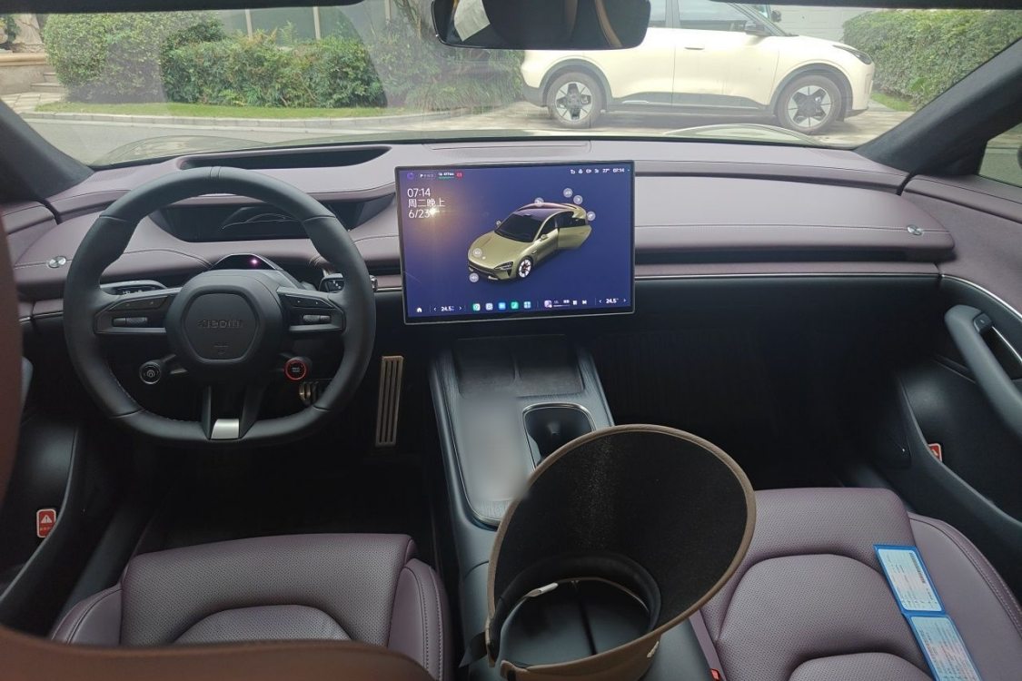 MI SU7 2025 #23 MI SU7 2025 car image #23