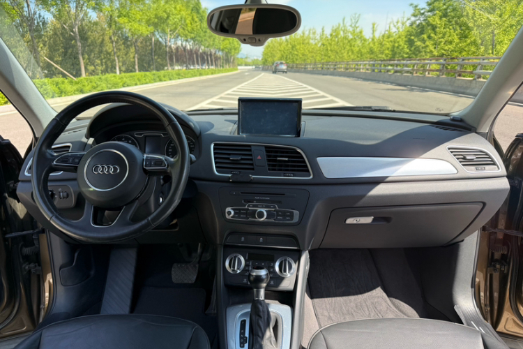 Audi Q3 2016 #10 Audi Q3 2016 car image #10