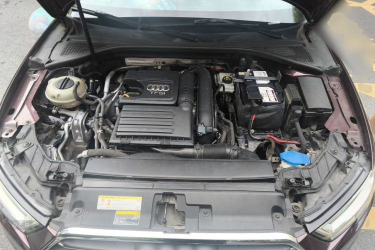 Audi A3 2018 immagine di auto #22
