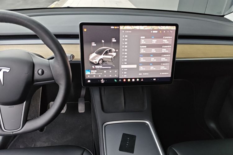 Tesla Model Y 2023 #13 Tesla Model Y 2023 car image #13