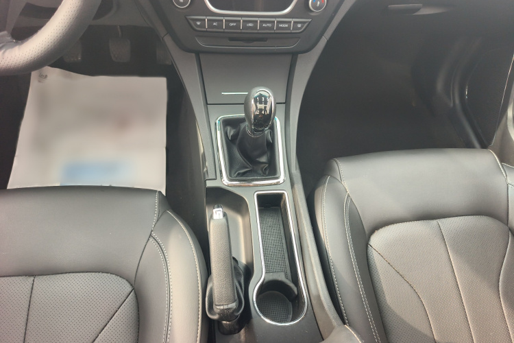 GEELY Emgrand 2017 #16 GEELY Emgrand 2017 car image #16