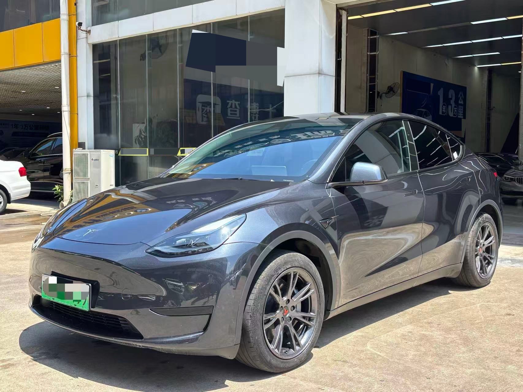 Tesla Model Y 2023 Tesla Model Y 2023 car image