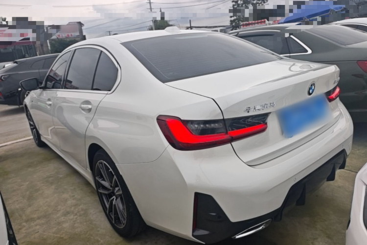 BMW 3 Series 2024 #5 BMW 3 Series 2024 immagine di auto #5