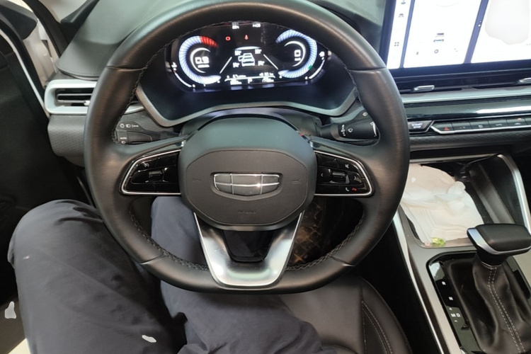 GEELY Emgrand 2025 car image #11