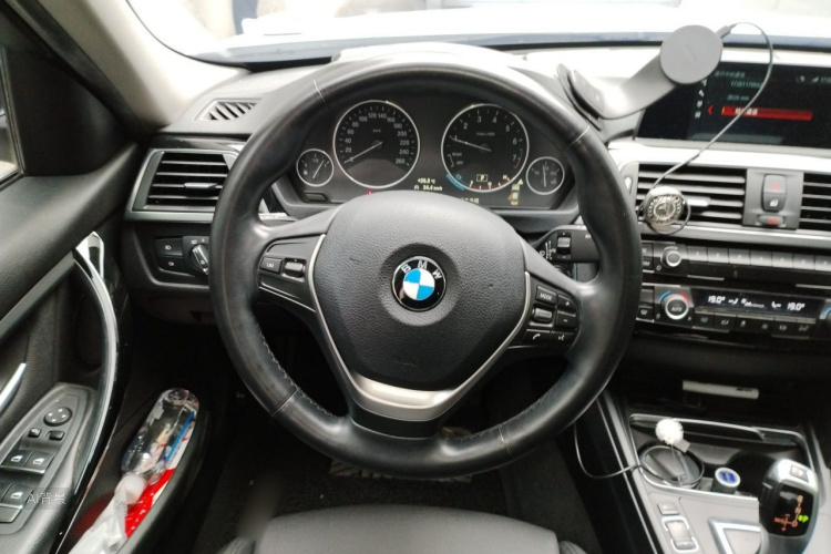 BMW 3 Series 2018 #12 BMW 3 Series 2018 car image #12