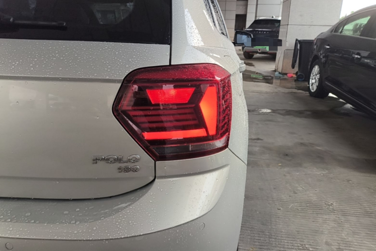 Volkswagen Polo 2020 car image #8