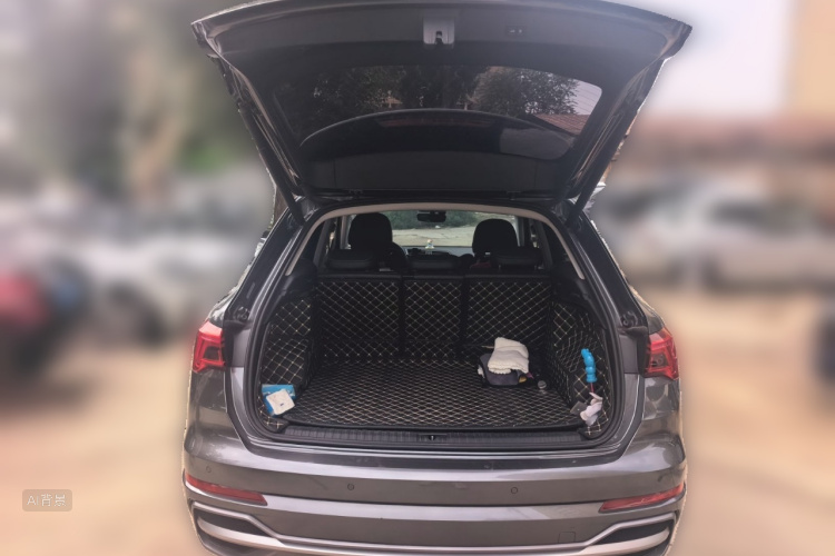 Audi Q3 2021 car image #21
