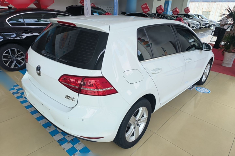 Volkswagen Golf 2017 car image #7