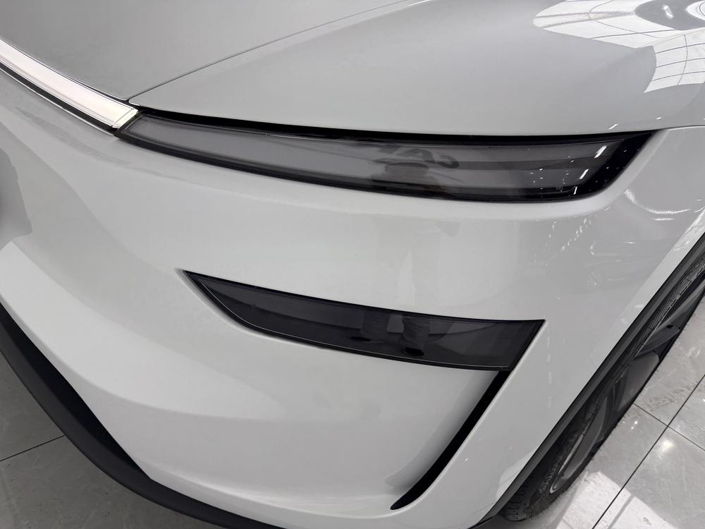 Tesla Model Y 2026 #5 Tesla Model Y 2026 immagine di auto #5