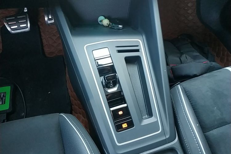 Volkswagen Golf 2022 car image #14
