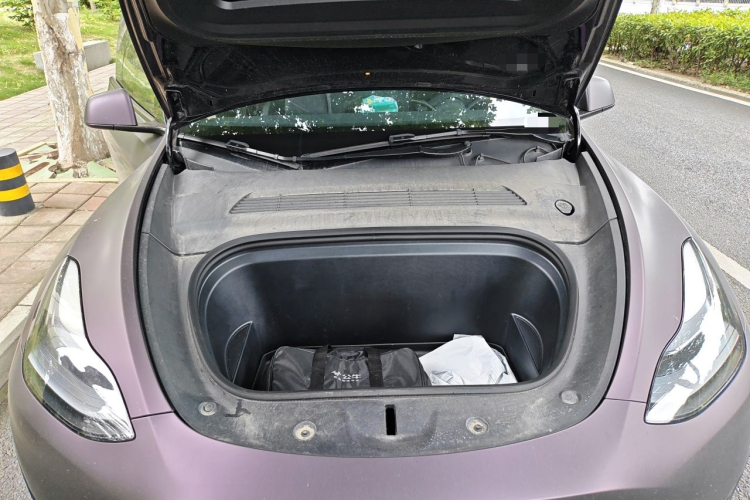 Tesla Model Y 2023 car image #19
