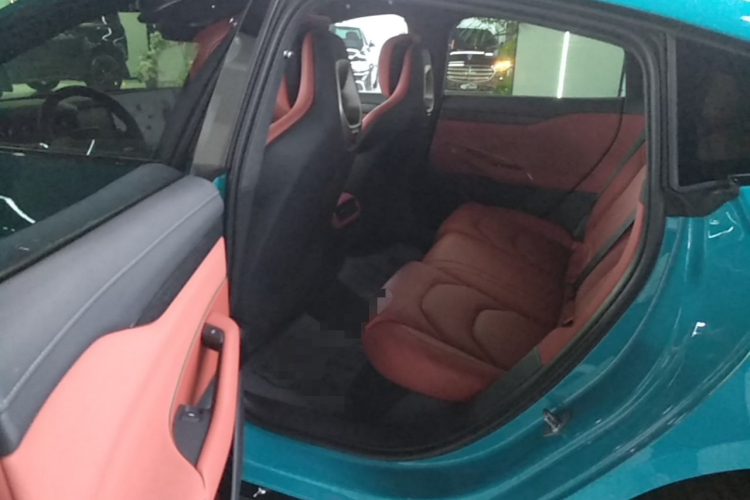 MI SU7 2025 imagem de carro #17