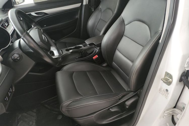 GEELY Emgrand 2021 صورة سيارة #15