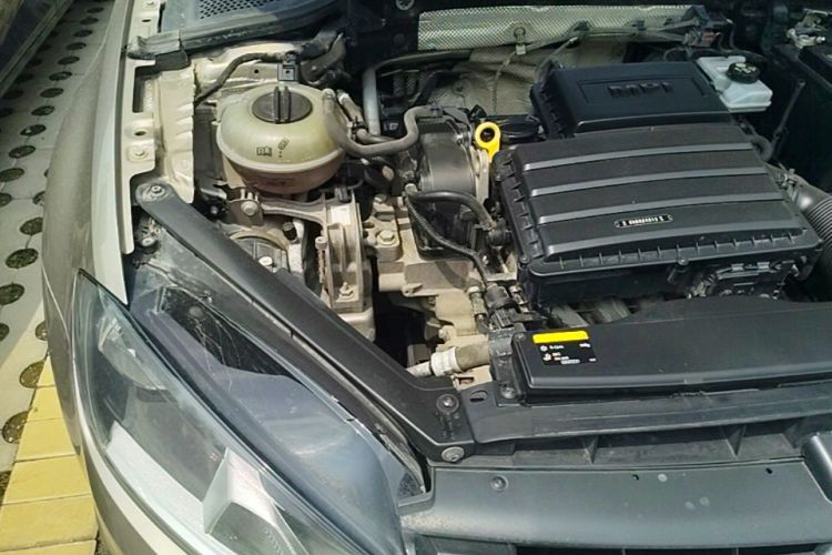 Volkswagen Golf 2015 car image #23