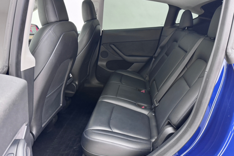 Tesla Model Y 2021 #10 Tesla Model Y 2021 car image #10