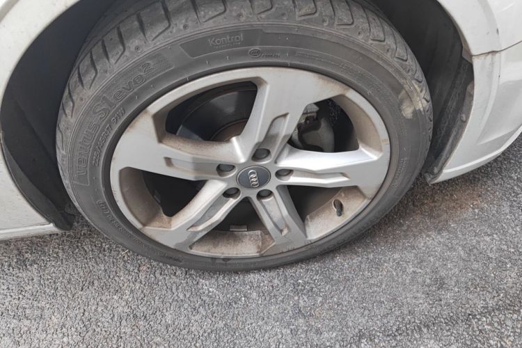 Audi A3 2019 car image #9