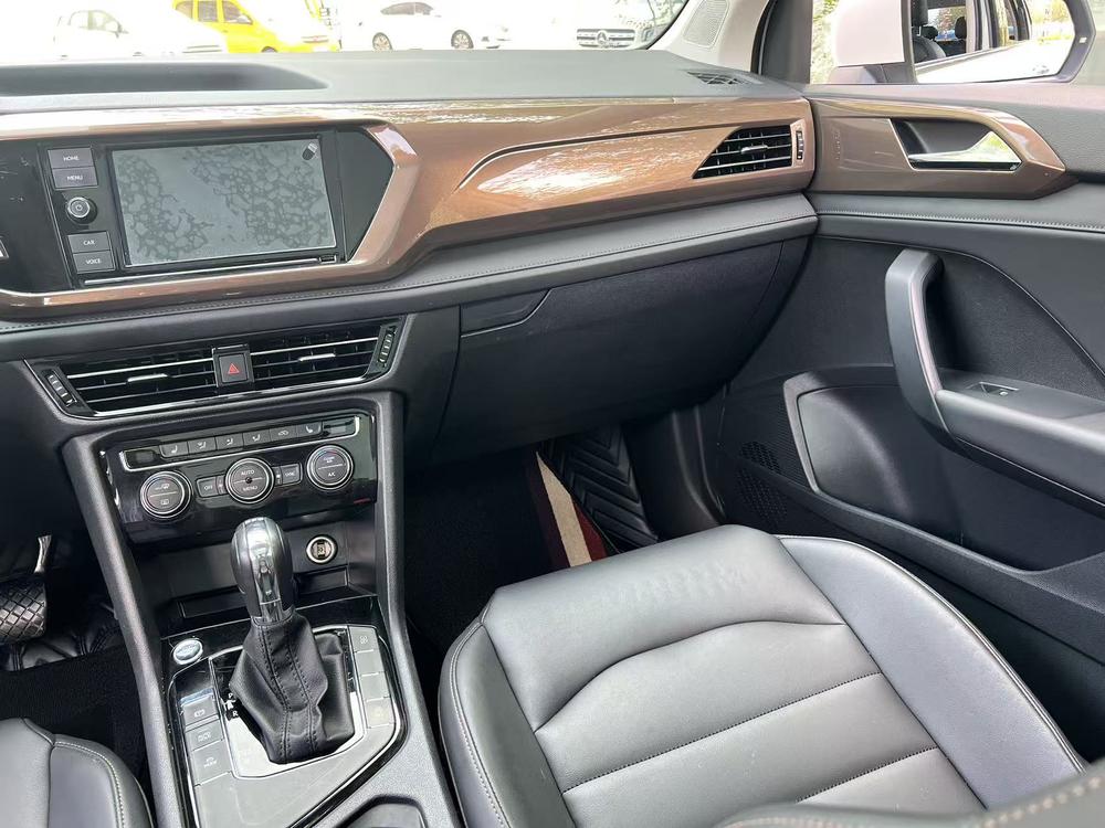 Volkswagen Tharu 2019 car image #14