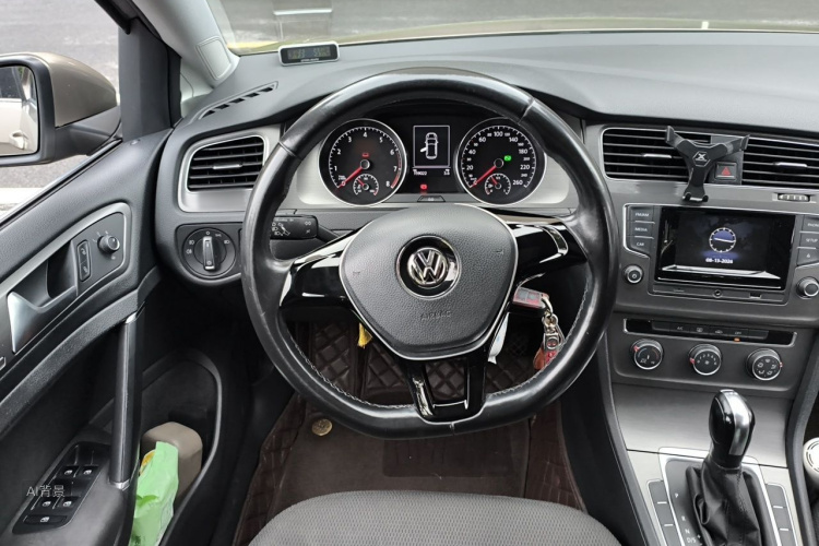 Volkswagen Golf 2016 car image #12