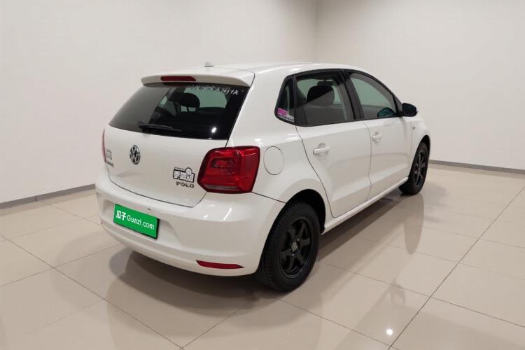 Volkswagen Polo 2016 car image #7