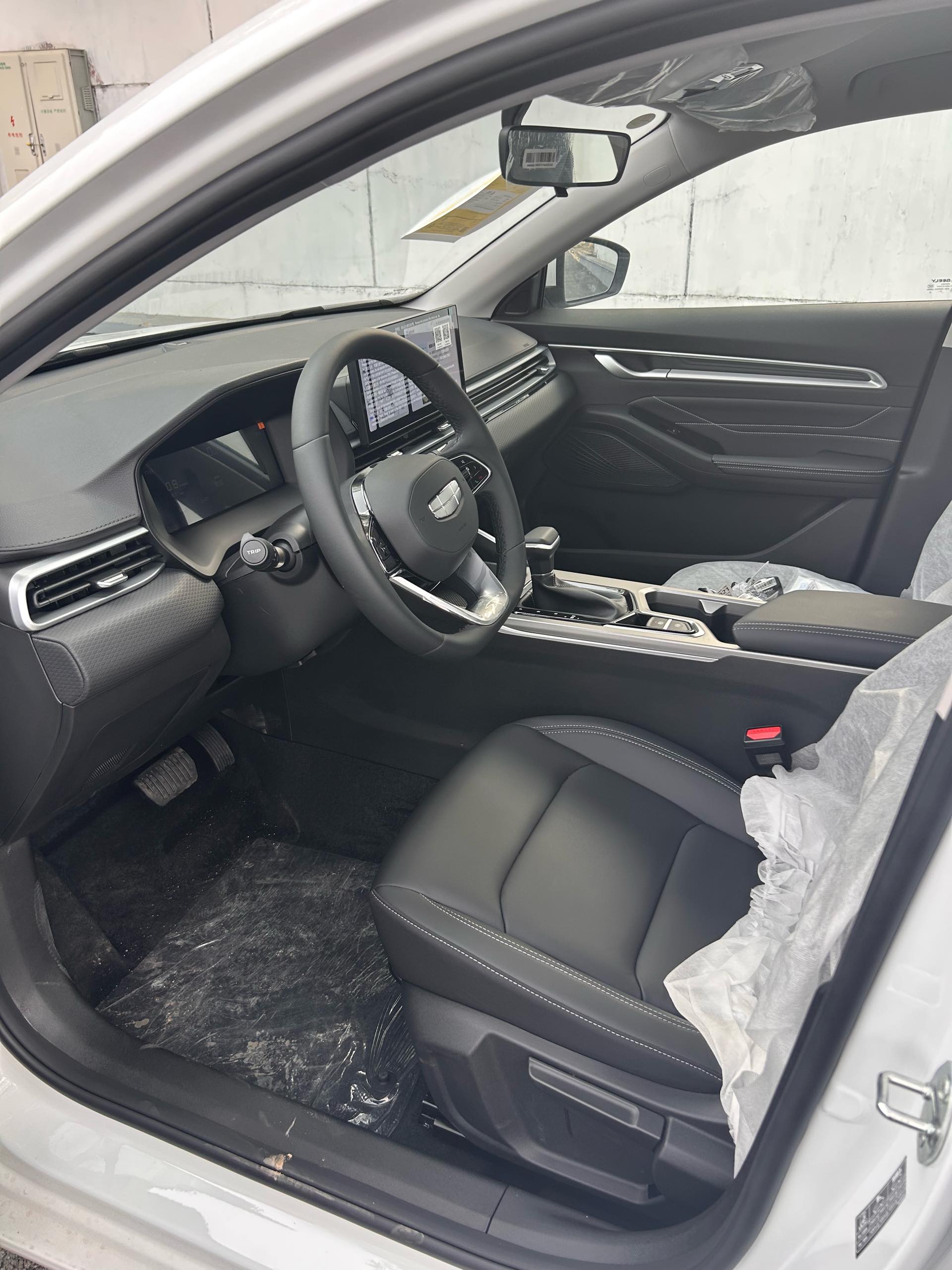 GEELY Emgrand 2026 car image #4