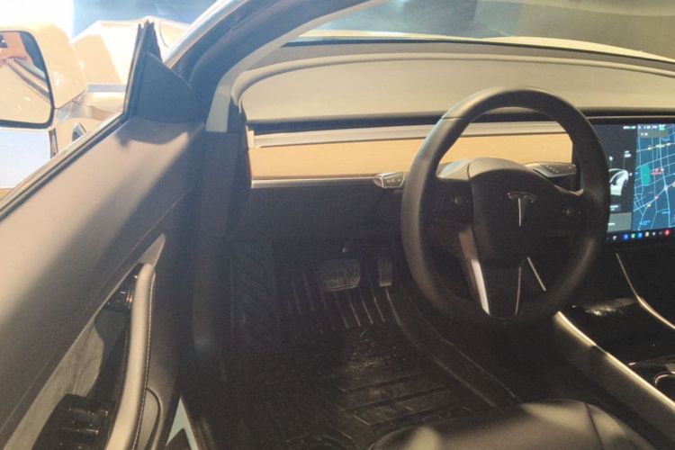 Tesla Model 3 2020 #16 Tesla Model 3 2020 car image #16