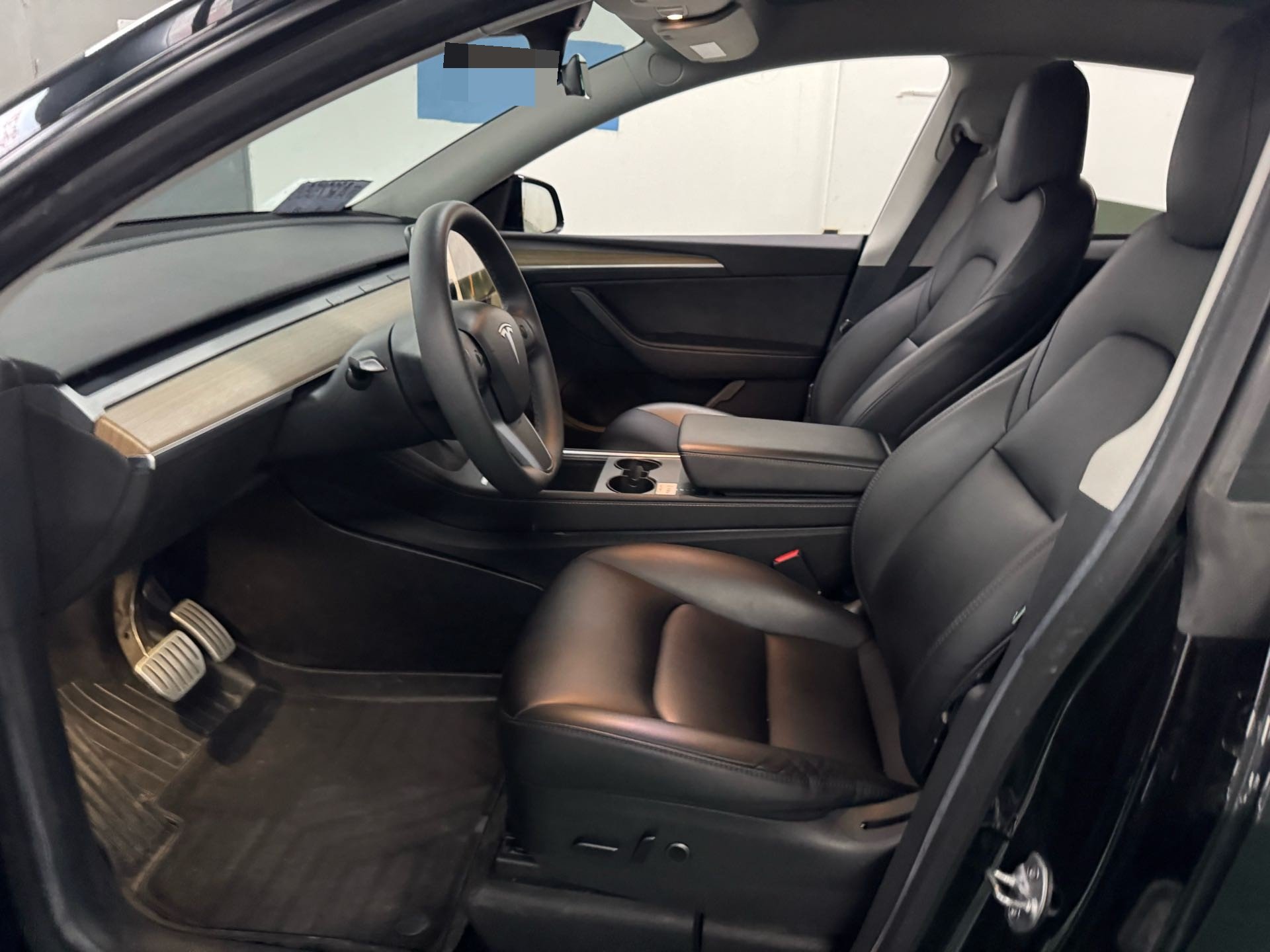 Tesla Model Y 2022 immagine di auto #3
