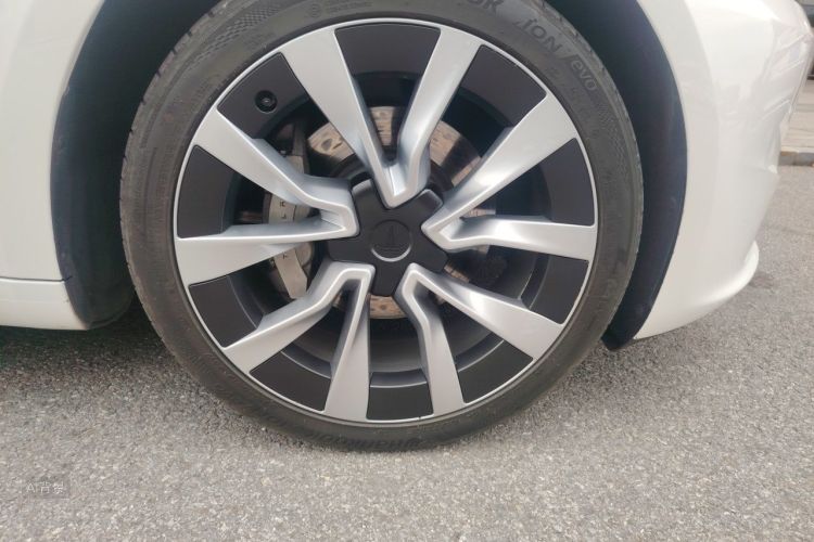 Tesla Model 3 2025 #9 Tesla Model 3 2025 car image #9