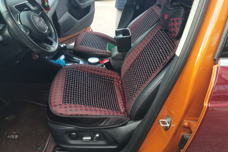 Audi Q3 2017 car image #17